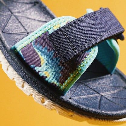 Surfing Tide Kid Navy | Clarks Onsale