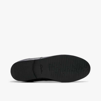 Finja Brogue Youth Black Leather | Clarks Discount