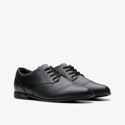 Finja Brogue Youth Black Leather | Clarks Discount