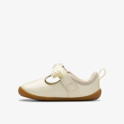 Roamer Trim Toddler Off White | Clarks US